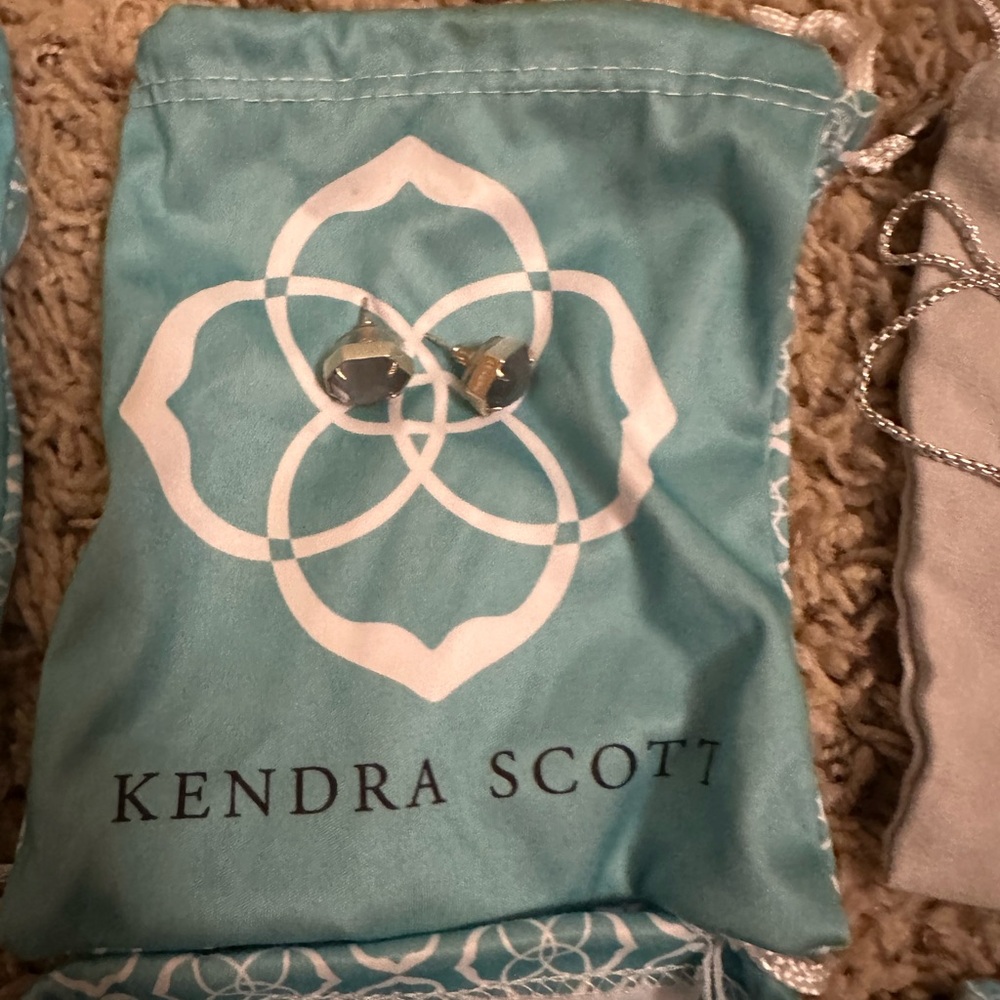 Kendra Scott Earrings with Teal Pouch